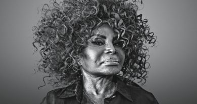 Elza Soares (1930-2022) Elza Soares (1930-2022)
