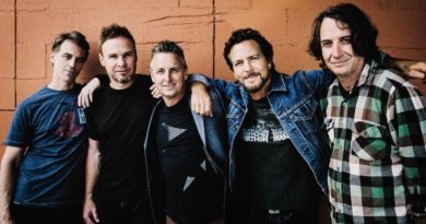 Pearl Jam yeni albüm için Andrew Watt’la flört hâlinde