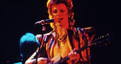 Sinematik David Bowie deneyimi Moonage Daydream’e ilk bakış