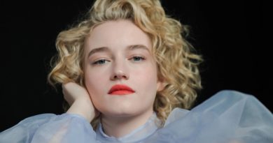 Aranan Madonna bulundu: Julia Garner