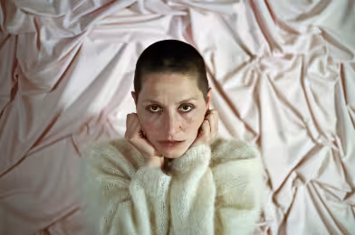 İç sesini duymanın hafifliğine dair bir Cate Le Bon şarkısı