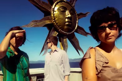 Metalik ve ahşap: The Orielles ile Only You Left üzerine