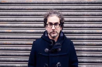 Yalnızlığın çalışma biçimi: Billy Fuller ile Fragments üzerine
