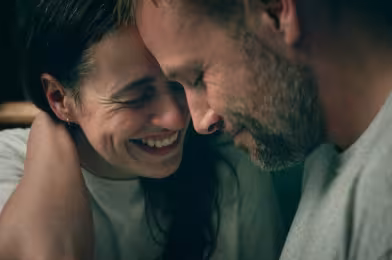 Eva Trobisch ve Max Riemelt ile Home Stories üzerine