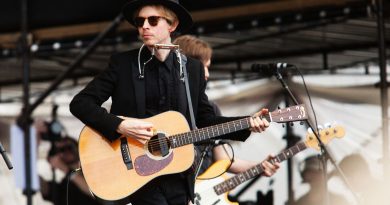 Beck’in yeni single’ı “Dreams”, iTunes’ta!