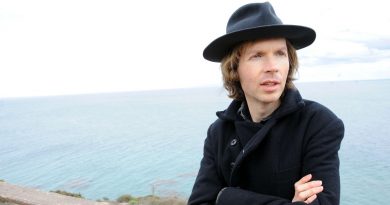 Beck'ten bir single daha: Waking Light