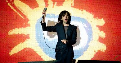 Günün şarkısı: Primal Scream - Burning Wheel