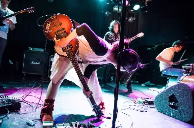 Günün şarkısı: Deerhoof - Last Fad