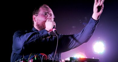 Günün şarkısı: Dan Deacon - Guilford Avenue Bridge