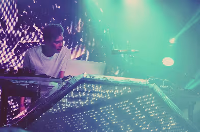 Flume, Arcade Fire'ın ''Afterlife''ına remiks yaptı