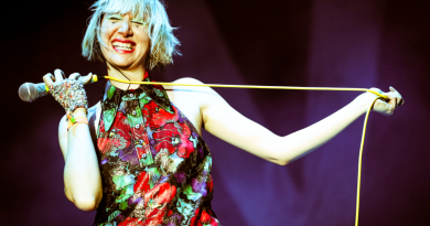 Karen O’nun solo albümünden ilk klip geldi: ”Raft”