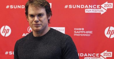 Michael C. Hall, David Bowie’nin “Lazarus” müzikalinde!