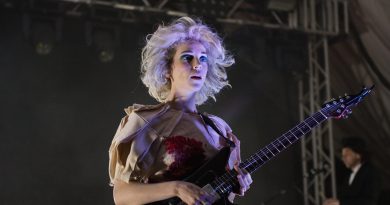 St. Vincent, BBC 6 Music'te radyo programı hazırladı