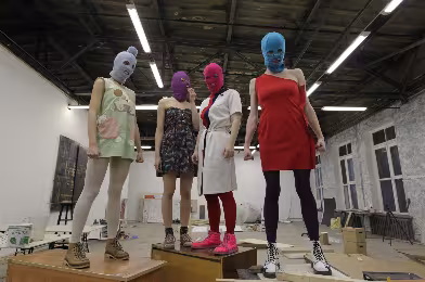 Pussy Riot, Le Tigre'den JD Samson'la bir proje hazırlığında