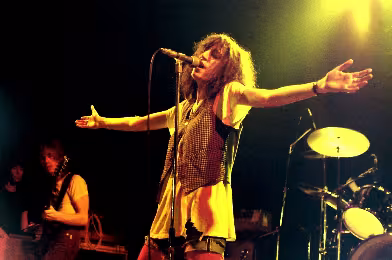 Günün şarkısı: Patti Smith - Ask The Angels