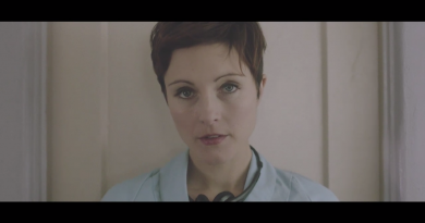 Poliça'dan çifte klip: 'I Need $' & 'So Leave'