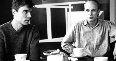 Günün şarkısı: Brian Eno & David Byrne – Help Me Somebody