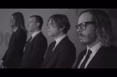 Cage The Elephant'tan yeni klip: ''Cigarette Daydreams''