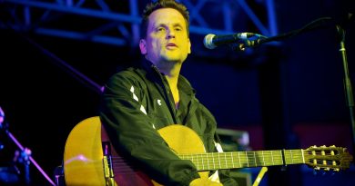 Sun Kil Moon’dan yeni şarkı: ”Ali/Spinks 2”